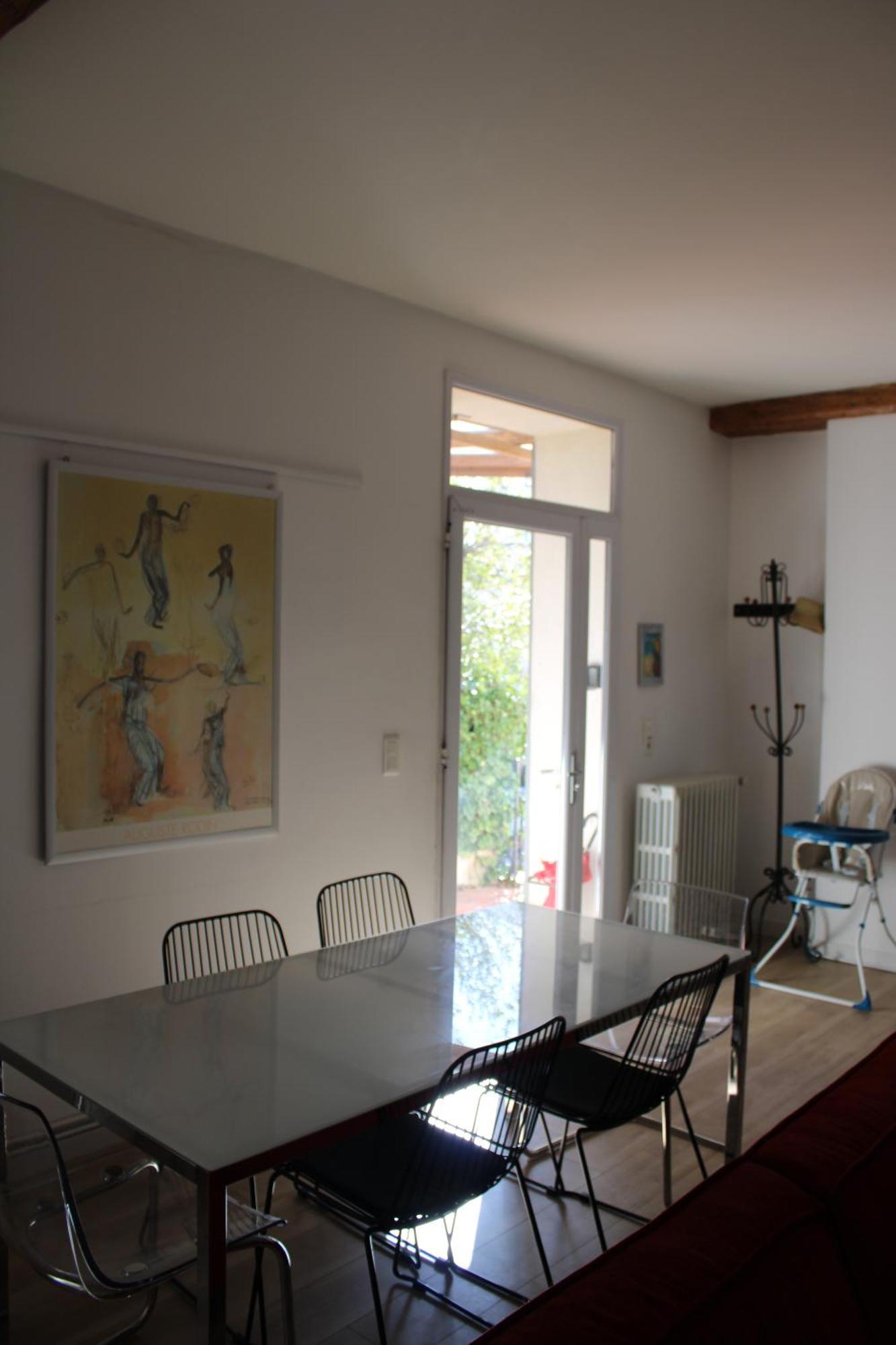 Maison Chaleureuse Avec Grande Terrasse